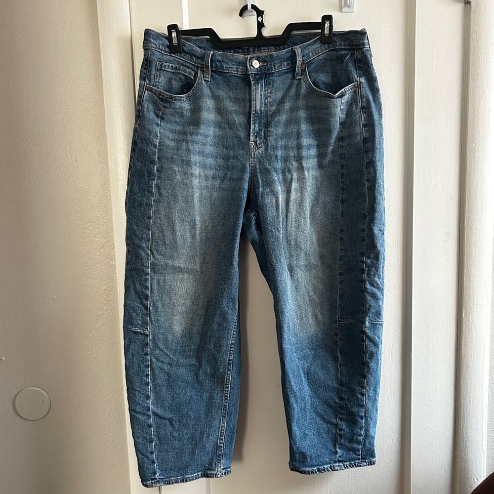 Old Navy Barrel Leg Denim Jeans - Medium Blue